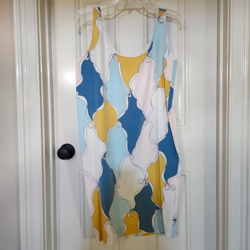 Beautiful vintage Mark Eisen silk dress. Size 6.  Excellent condition.